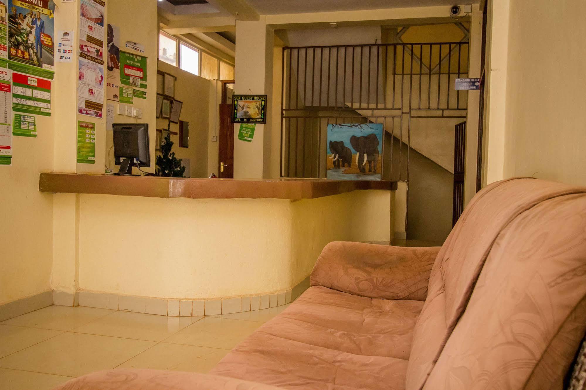 Sun Guest House 니에리 외부 사진