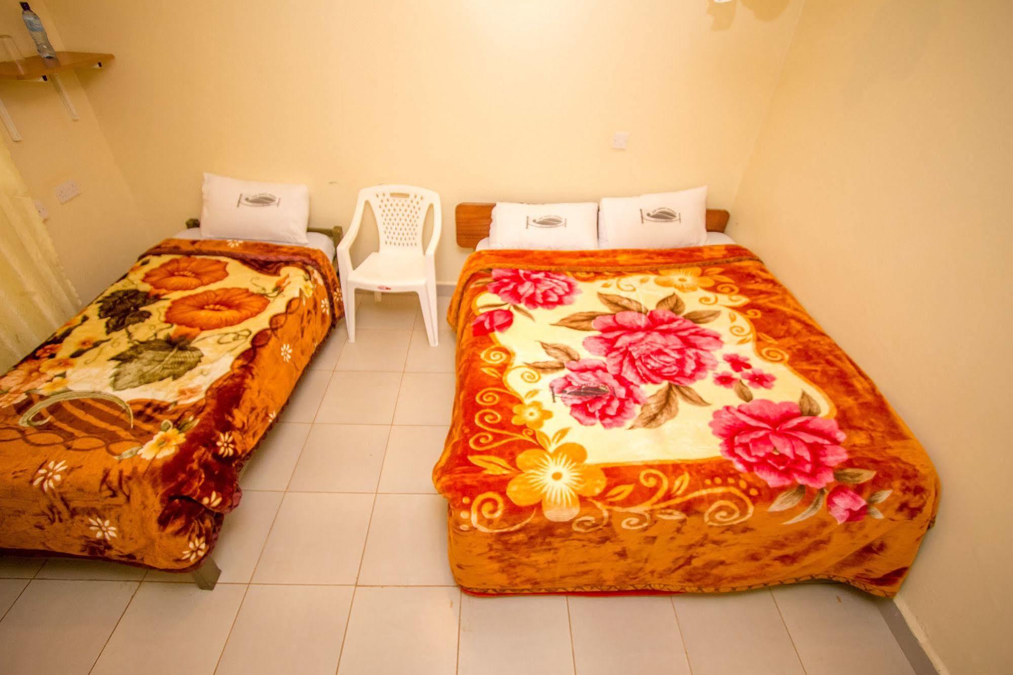 Sun Guest House 니에리 외부 사진