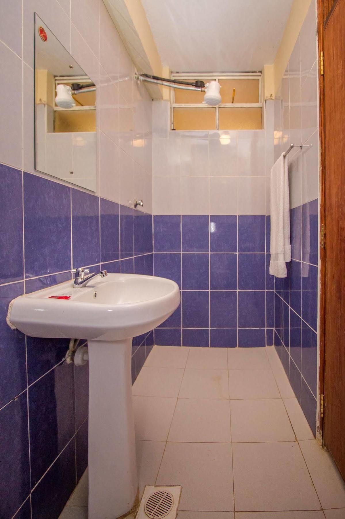 Sun Guest House 니에리 외부 사진